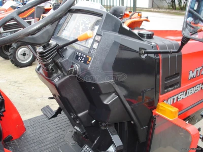MITSUBISHI MT 225 - Image 11