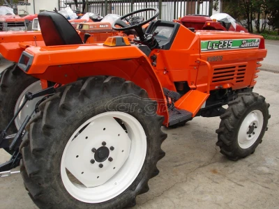 KUBOTA L1 235 - Image 5