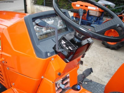 KUBOTA L1 235 - Image 9