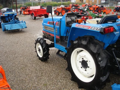 ISEKI TA 227 landleader - Image 4